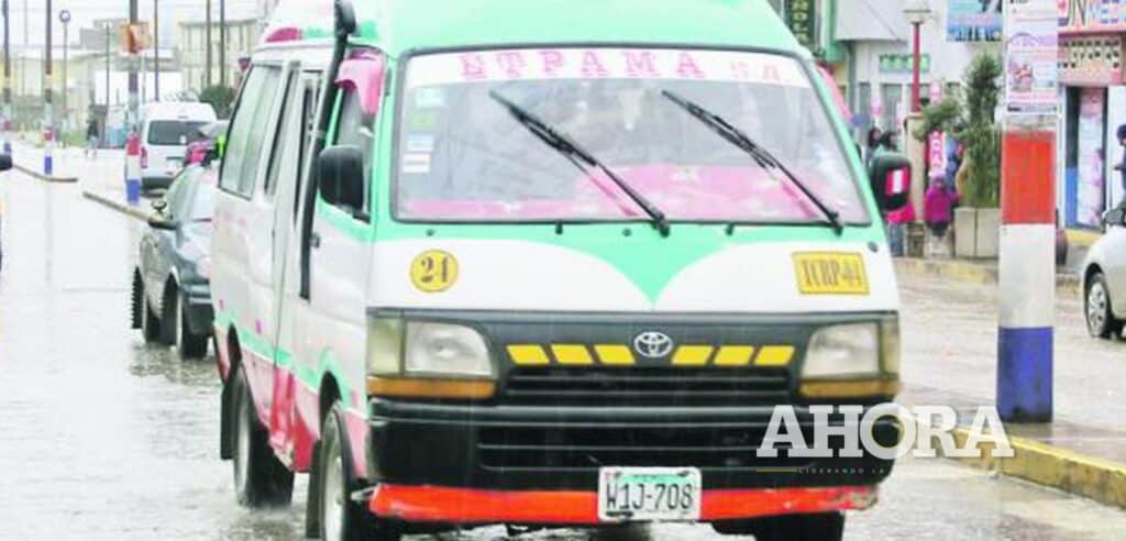 Alcalde de Pasco se enfrenta a transportistas y exige reducción de pasajes