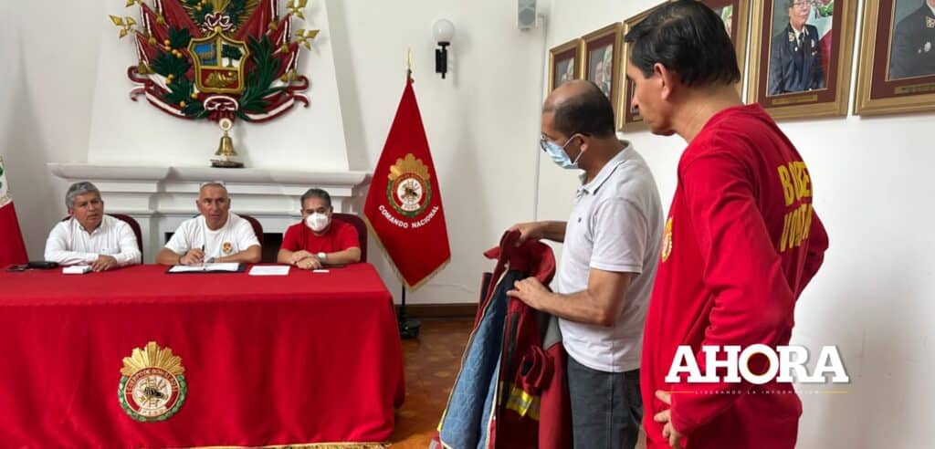 Huánuco fortalece a sus bomberos con la adquisición de 40 equipos de última generación