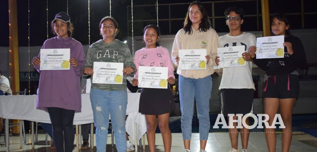 Premian a ganadores de torneos realizados por el Club Lawn Tennis y Ajedrez