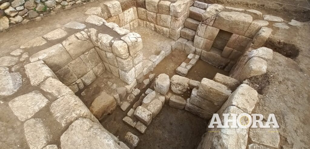 Descubren segundo Baño del Inca de 2 metros de profundidad en Huánuco Pampa