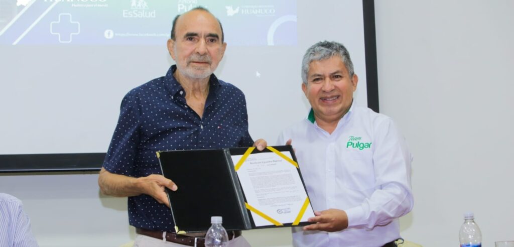 Familia Dyer entregó minuta del terreno donde se construirá hospital de EsSalud