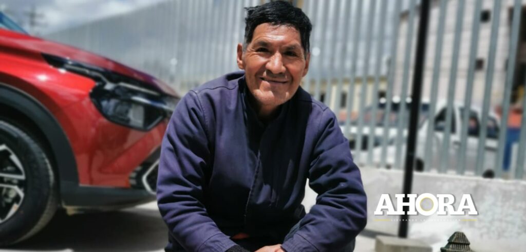 Leonel Gutiérrez, artista que hace maravillas con materiales reciclados