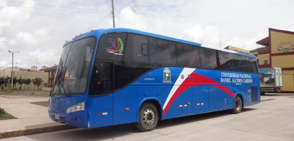 Transporte universitario para los distritos de la cuenca del Huallaga