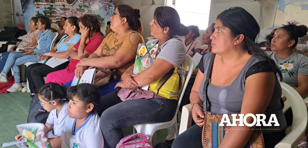 Madres de Ollas Comunes y Vasos de Leche recibieron taller de capacitación en Amarilis