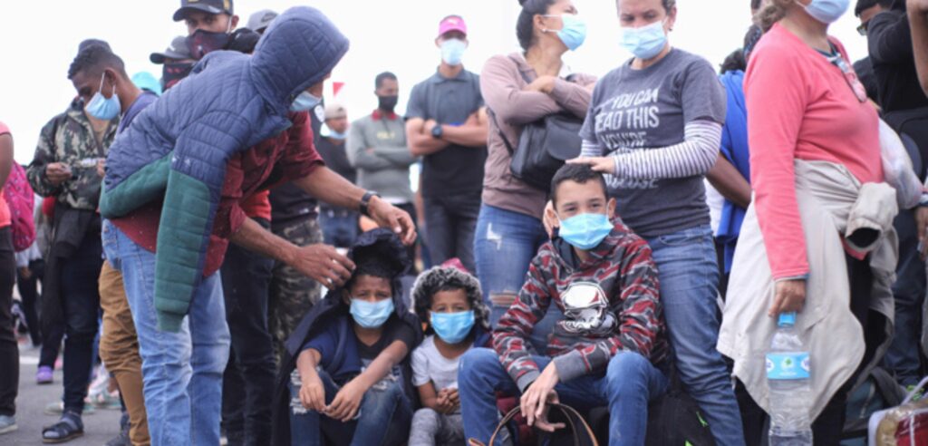 Perú y Chile alistan un corredor humanitario por crisis migratoria en frontera