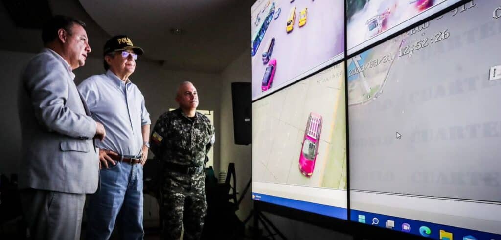 Ecuador: Lasso autoriza la tenencia y uso de armas de uso civil para defensa personal