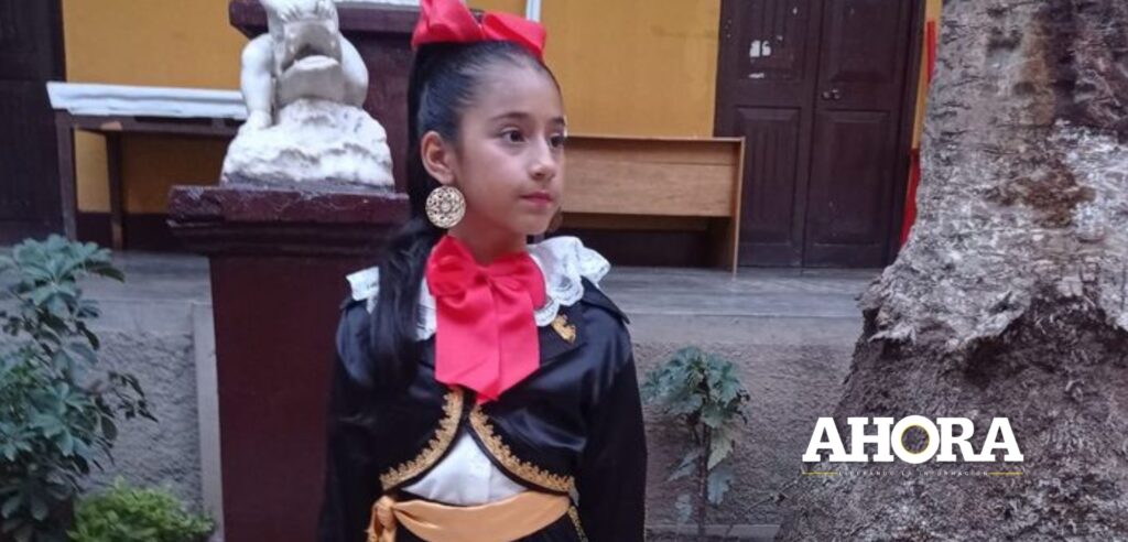Con 9 añitos, la cantante huanuqueña Karis Matta deleita con su prodigiosa voz