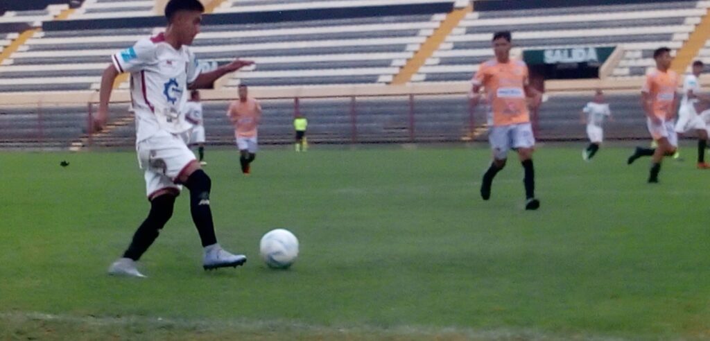 León de Huánuco venció a “Los Pumas” en el último minuto