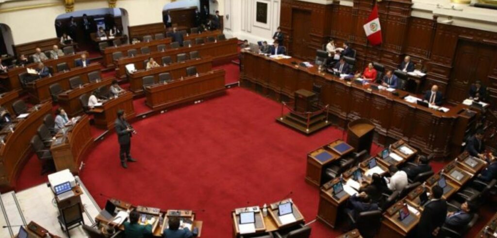 Introducirán los cursos de educación cívica e historia del terrorismo en colegios