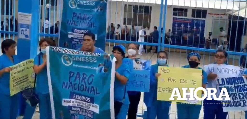 Enfermeros de EsSalud exigen derogar norma que permite intromisión de nutricionistas en neonatología