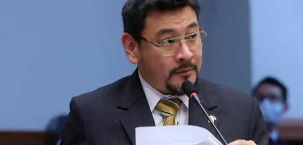 Congresista Luis Cordero Jon Tay renunció voluntariamente a bancada naranja