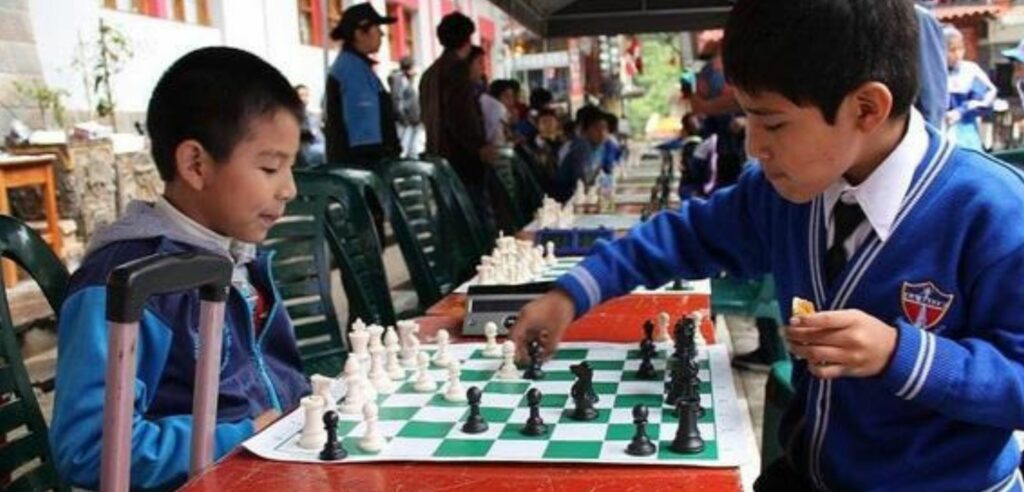 Con éxito se realizó certamen de ajedrez de niños en Cerro de Pasco