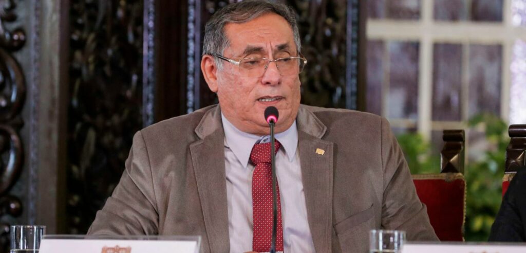 Ministro de Minas asistirá al Congreso para afrontar interpelación en su contra