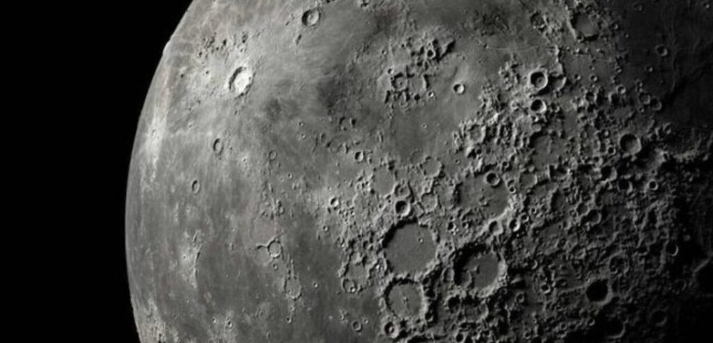 Realizan nuevos estudios sobre lo que hay en el interior de la Luna