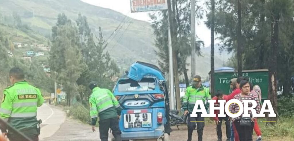 Mototaxista salió ileso tras chocar con camioneta en Huariaca