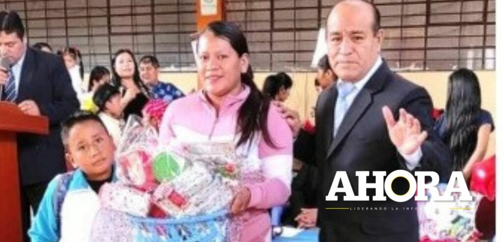 Alumnos del colegio Hermilio Valdizán Primaria brindaron homenaje a mamitas