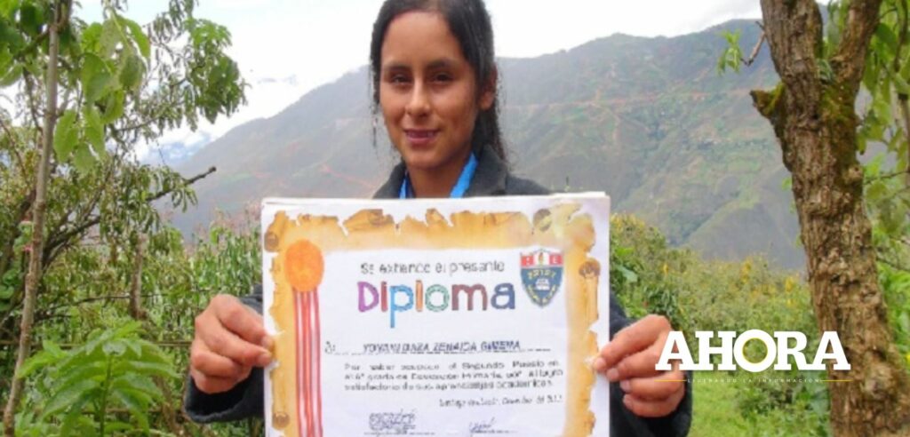 Joven huanuqueña gana beca para estudiar Ingeniería de Software con Inteligencia Artificial