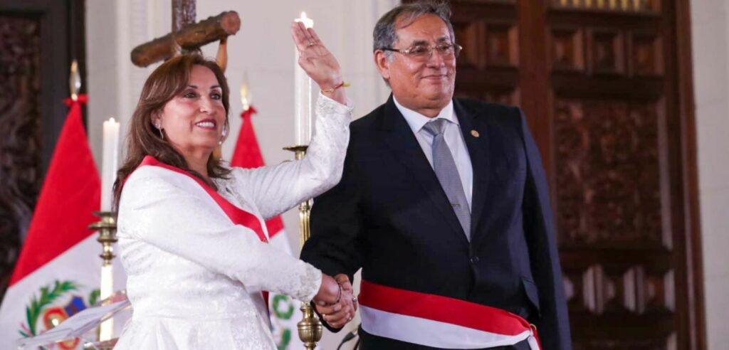 Asesores del ministro de Minas, Óscar Vera, tendrían denuncias por violencia familiar y tocamientos