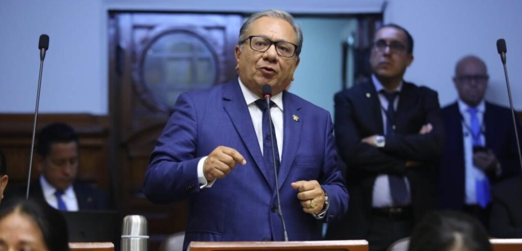 Carlos Anderson y Alex Flores consideran que proyecto de Boluarte pretende legitimar a Otárola