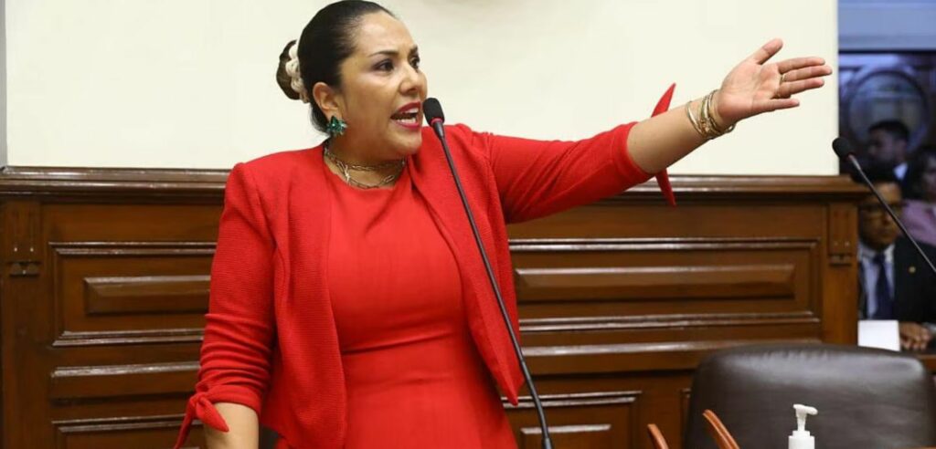 Congresista Digna Calle legisla y vota a pesar que lleva 4 meses viviendo en EE.UU.