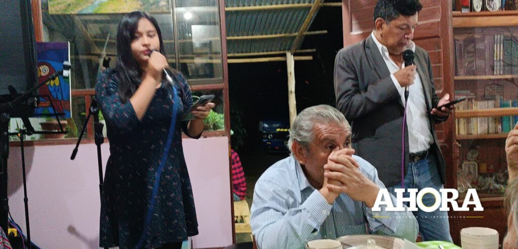 Gremio de escritores presentó recital poético en el distrito de Pillco Marca