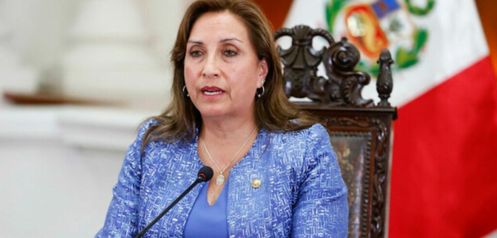 Pese a críticas, aprueban dictamen que permite a Dina Boluarte trabajar de forma remota