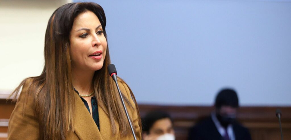 Patricia Chirinos pide que presidente de México sea declarado “persona non grata”