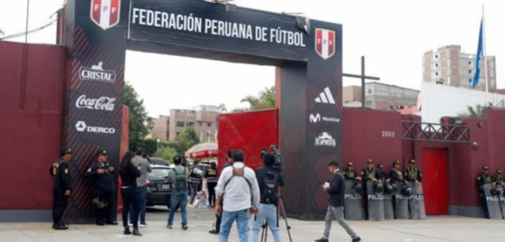 Siete personas ajenas a la FPF viven en la Videna