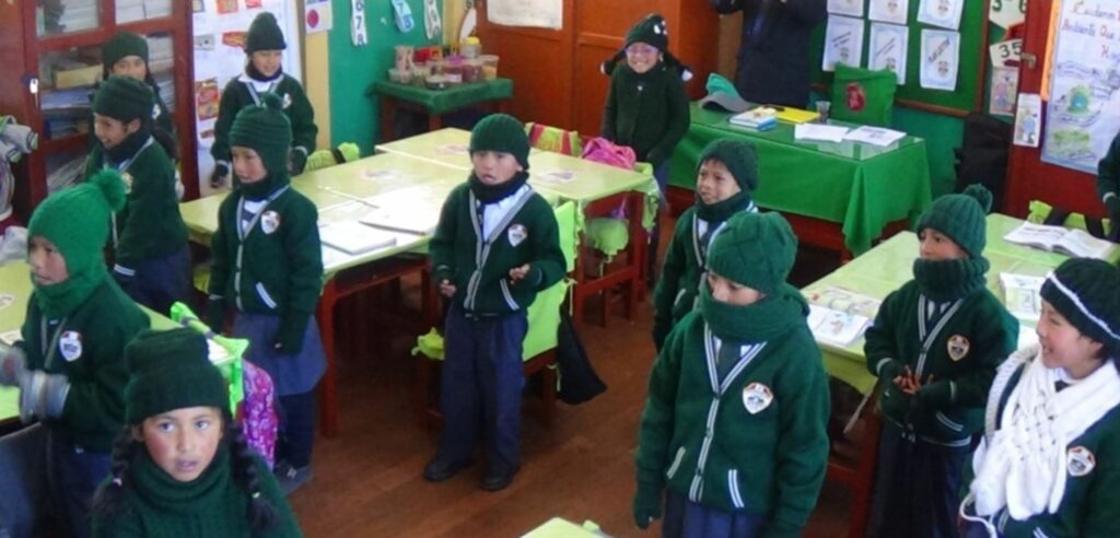 Piden flexibilizar horarios en colegios tras lluvias y bajas temperaturas