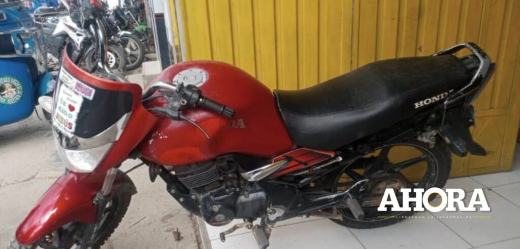 Recuperan motocicleta y automóvil de dudosa procedencia