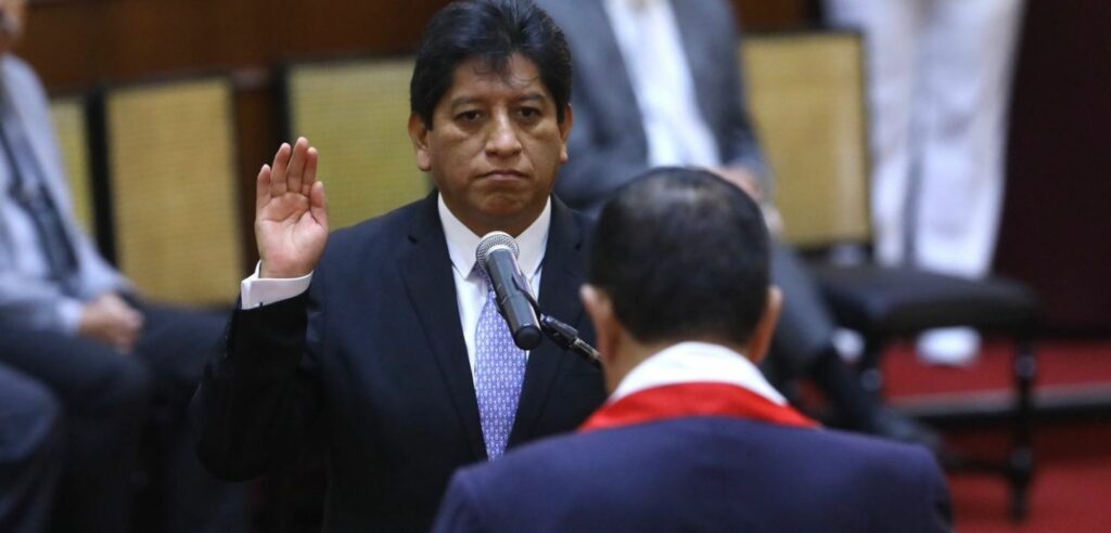 Defensor del Pueblo cobró más de S/140 mil como asesor en el Congreso