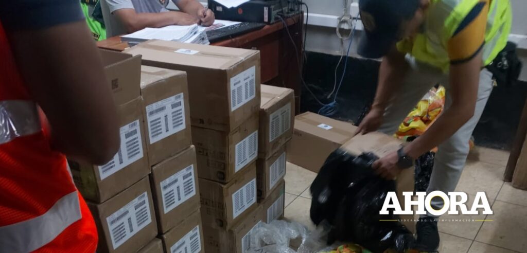 Vehículo trasladaba 500 celulares aparentemente de contrabando y valorizado en S/100 mil