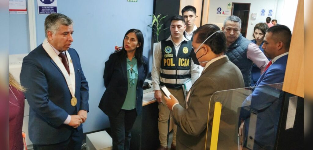 Separan a 3 funcionarios que dieron contrato a constructora china Tiesiju