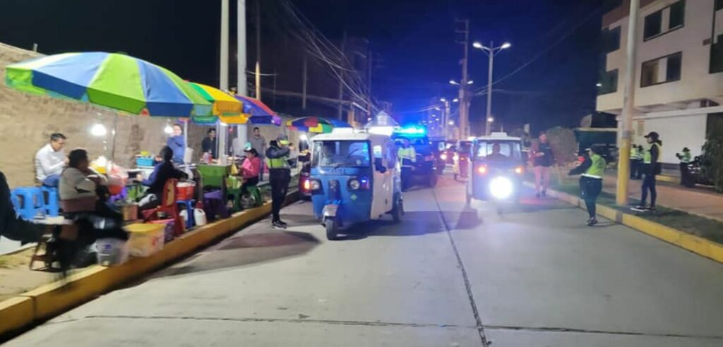 Detienen a chofer que conducía en aparente estado etílico y a madre de familia