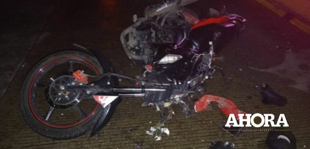 Motociclista quedó grave tras chocar con auto en jirones Abtao y Mayro