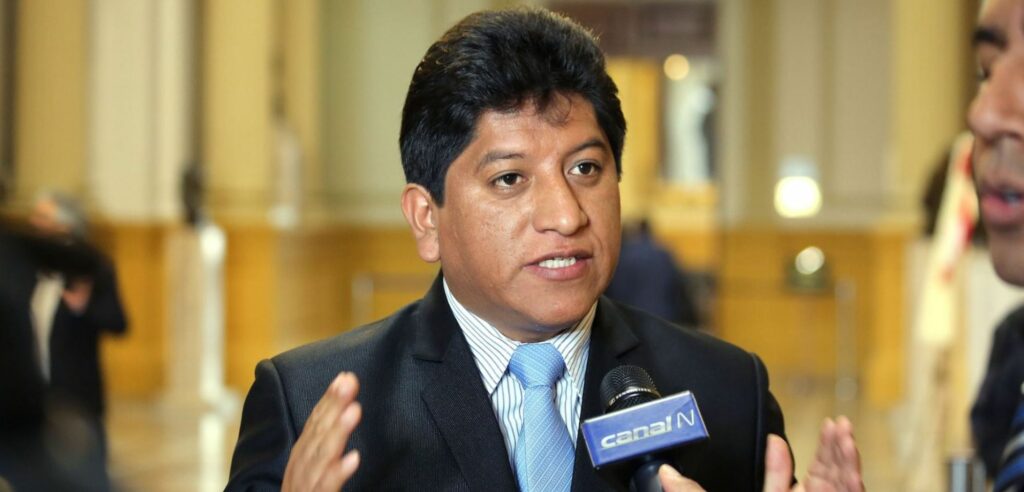 Defensor del Pueblo designa a exministro de Manuel Merino como jefe de asesores