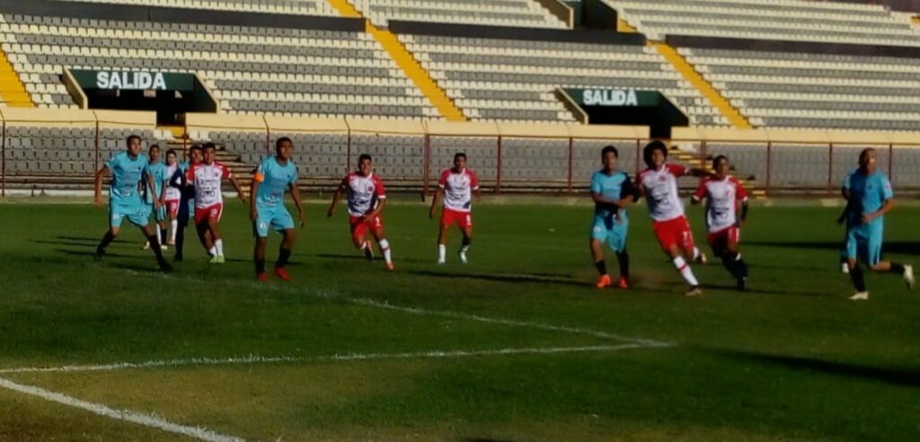 Construcción Civil y ganó pero no aseguró clasificación