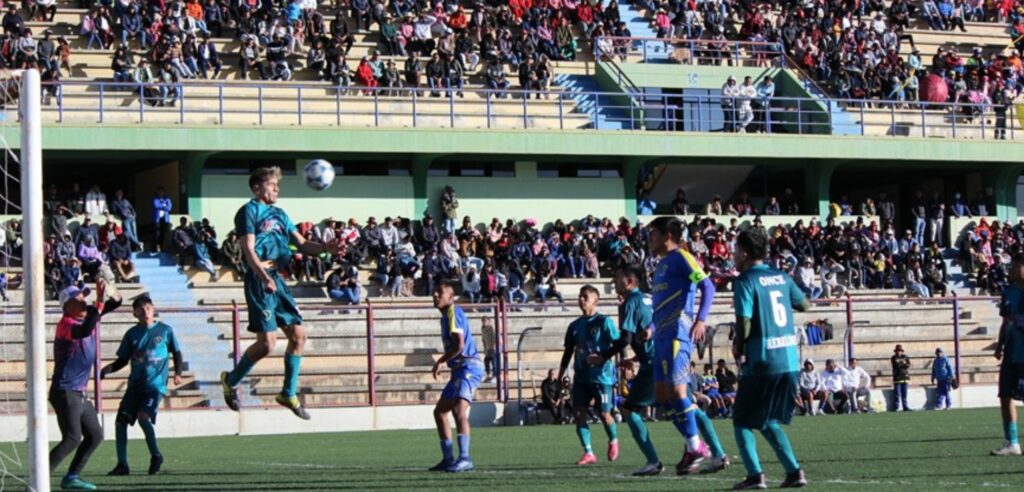 En Pasco, los favoritos ganaron en los partidos de ida de la segunda fase