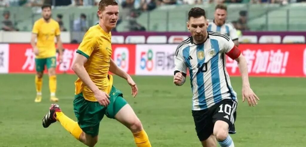 El campeón mundial volvió a la cancha y venció a Australia