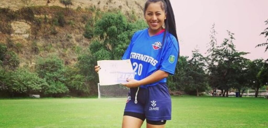 Huanuqueña triunfa en el fútbol femenino mexicano