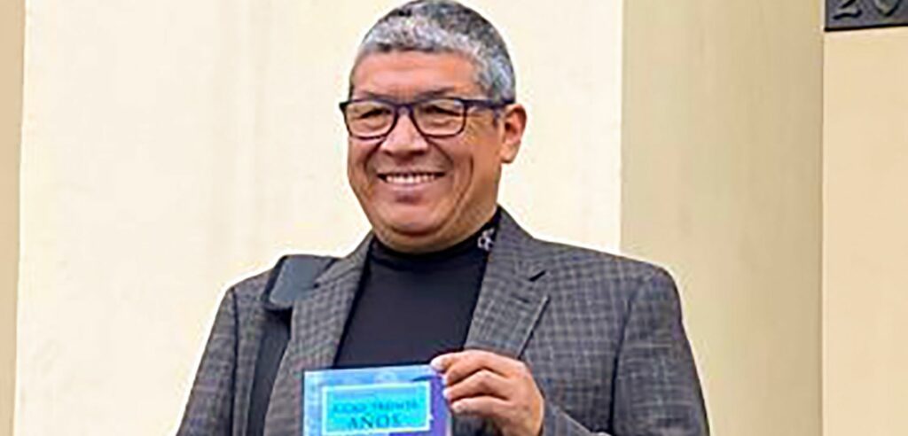 Laureano Yehuda debuta con novela “A casi treinta años”