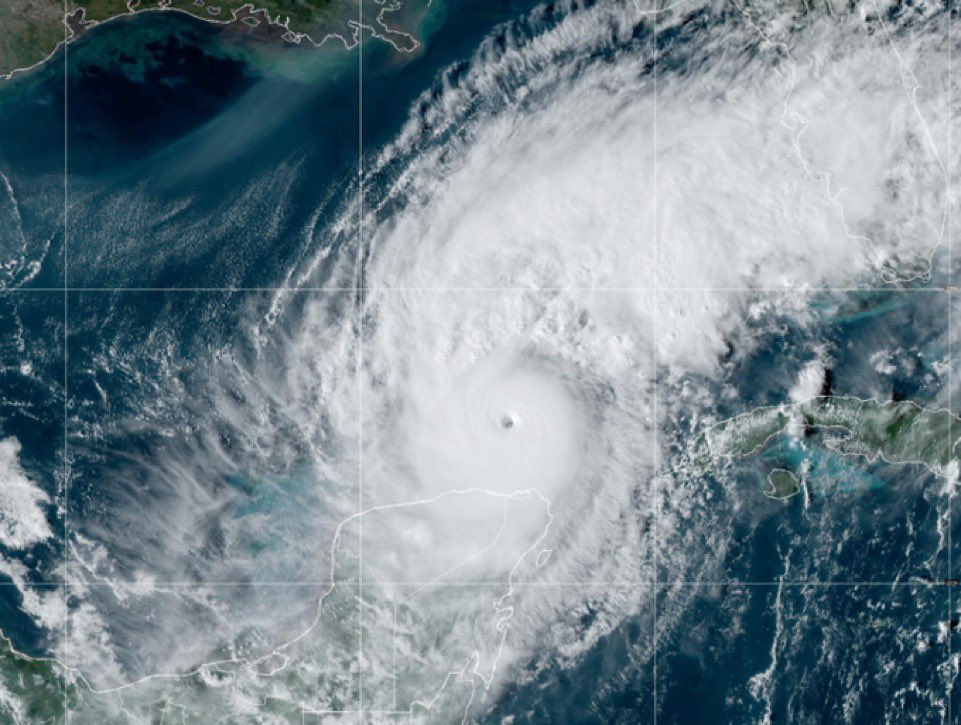 El huracán Milton, que actualmente atraviesa el Golfo de México, se proyecta que cruce Florida de costa a costa, según el pronóstico del Centro Nacional de Huracanes