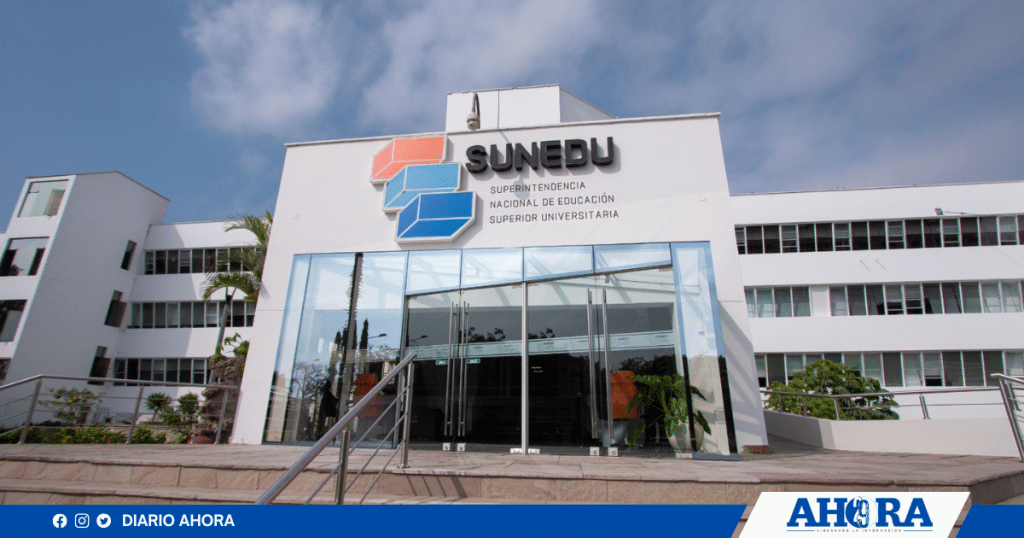 universidades que cumplan con los estándares de calidad establecidos por SUNEDU no requerirán renovaciones periódicas