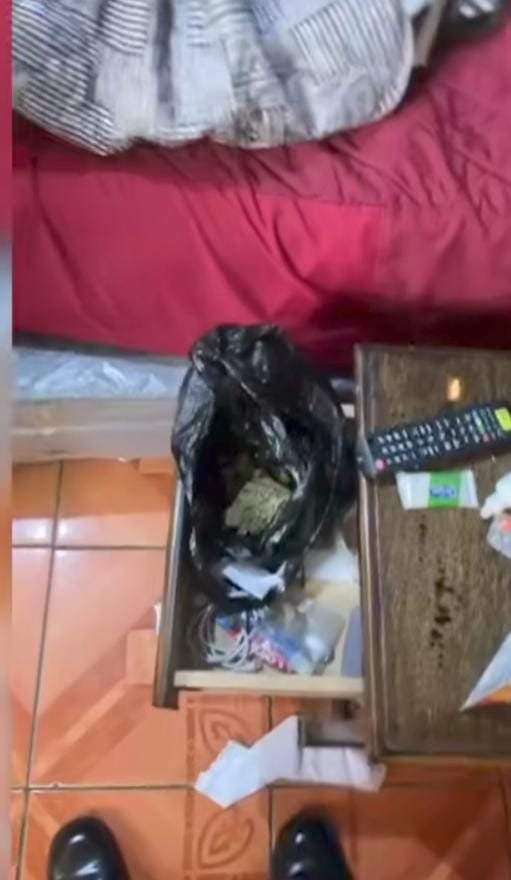 Detienen A Dos Personas Por Presunta Microcomercializacion De Droga En Hospedaje De Chaupimarca