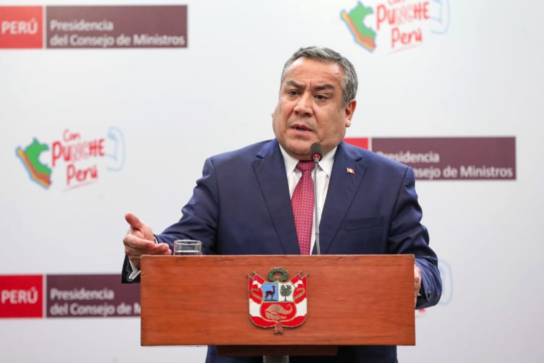 Gustavo Adrianzen Renuncia Ante Inminente Censura Y Crisis Por Masacre En Pataz