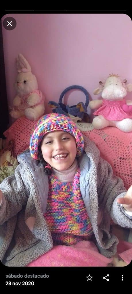 Durante su internamiento, Zoe presentó síntomas compatibles con una intoxicación crónica por plomo y arsénico, elementos comúnmente asociados a la actividad minera en su región de origen.