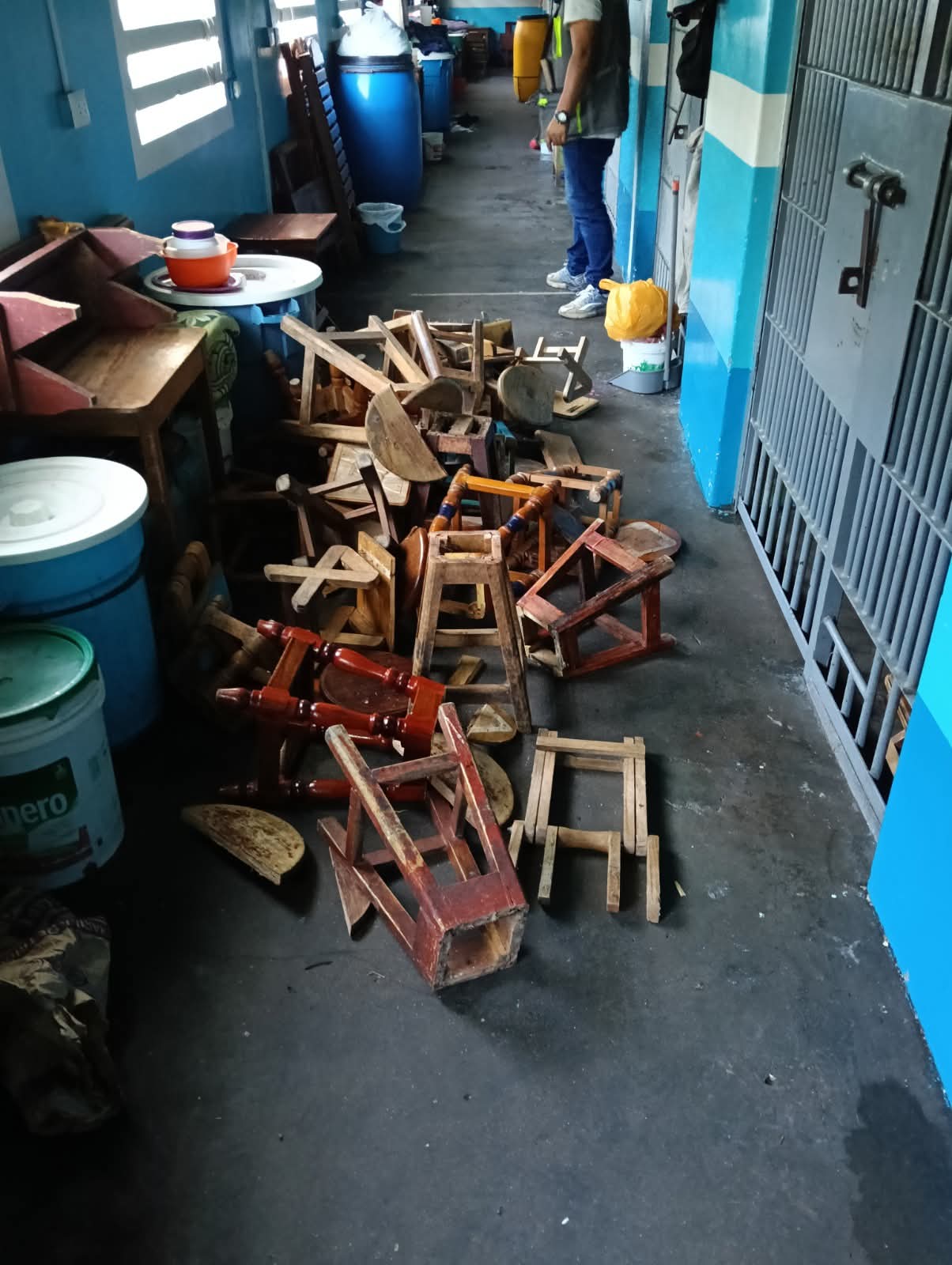 Penal De Huanuco Encuentran Presuntas Sustancias Ilicitas En Pabellon 06