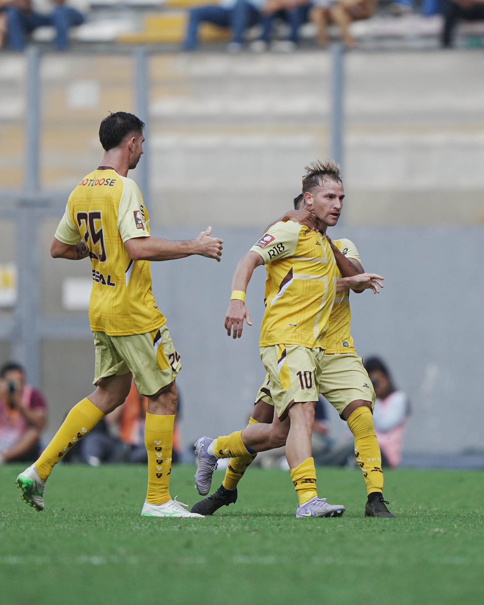 Universitario Cae Por Tercera Vez Consecutiva Y Crece El Descontento Hacia Fossati