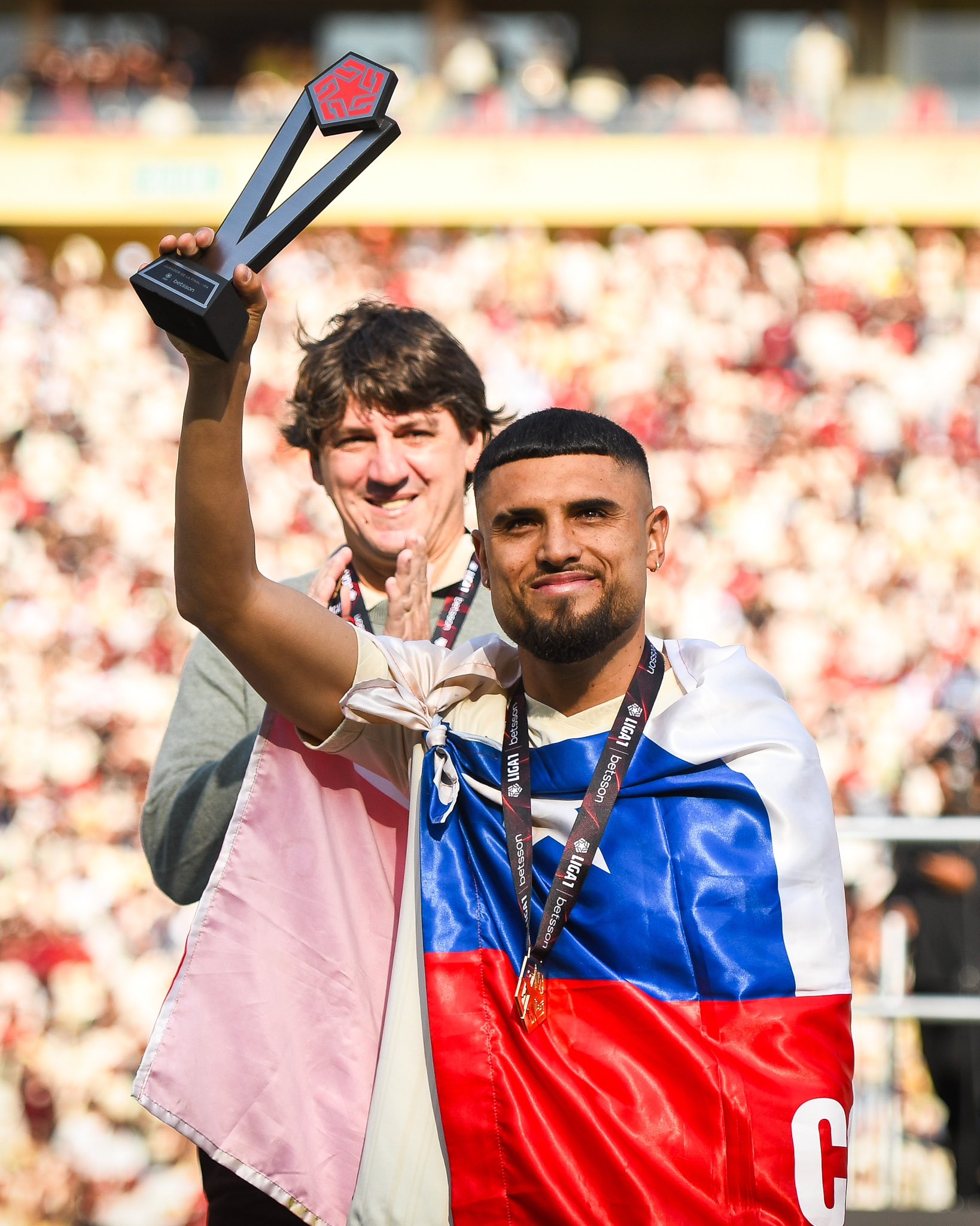 Universitario Y Cristal Protagonizan Duelo Clave Por La Liga 1