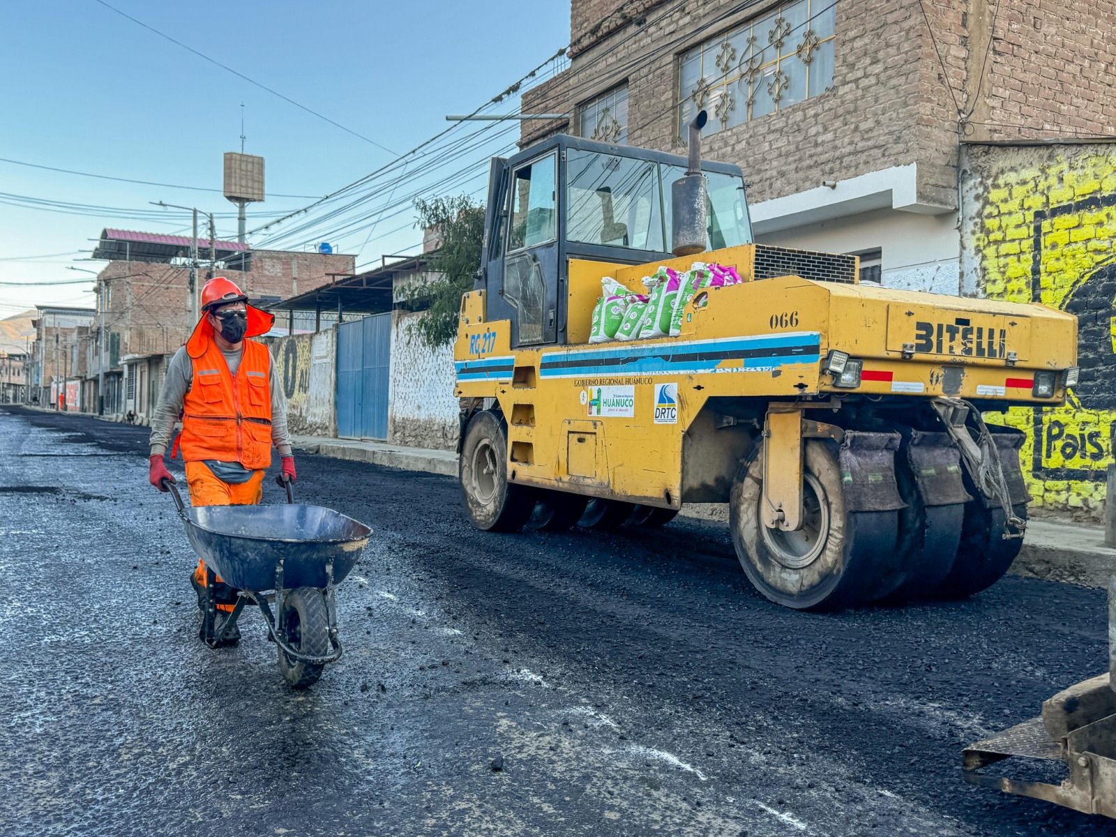 Asfaltan Tramo Del Jr San Martin En Huanuco